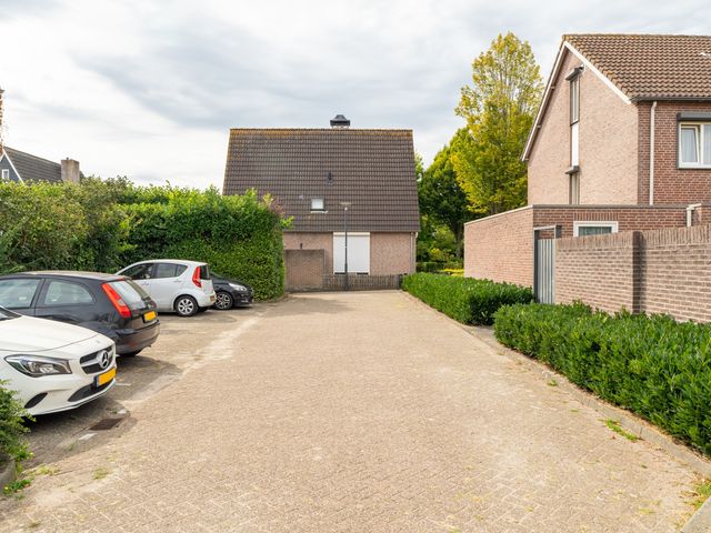 Roek 23, Sprang-Capelle