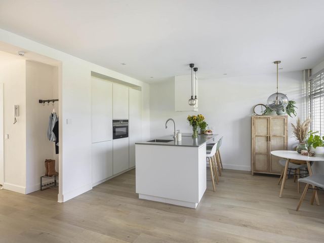 Suze Groeneweglaan 25, Rotterdam