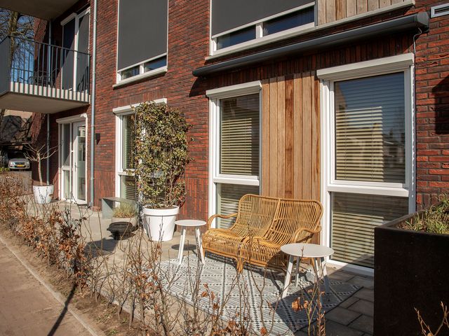 Rijssenseweg 8b, Enter