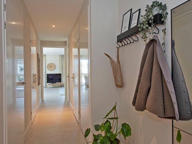 Rijssenseweg 8b, Enter