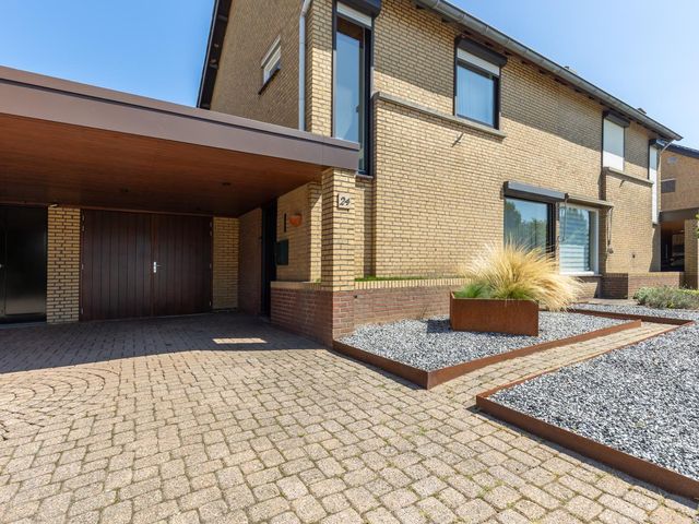 Mispelboom 24, Holtum