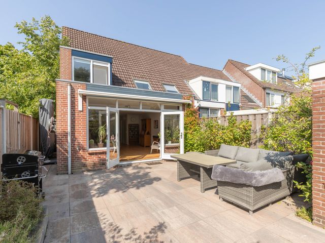 Dotterbloem 14, Oude Wetering