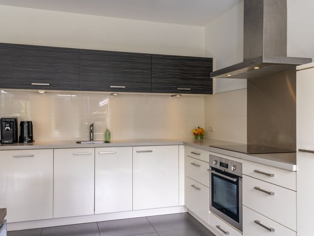 Aurelia 4, Holten