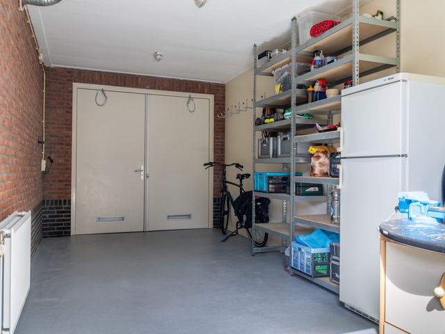 Aurelia 4, Holten