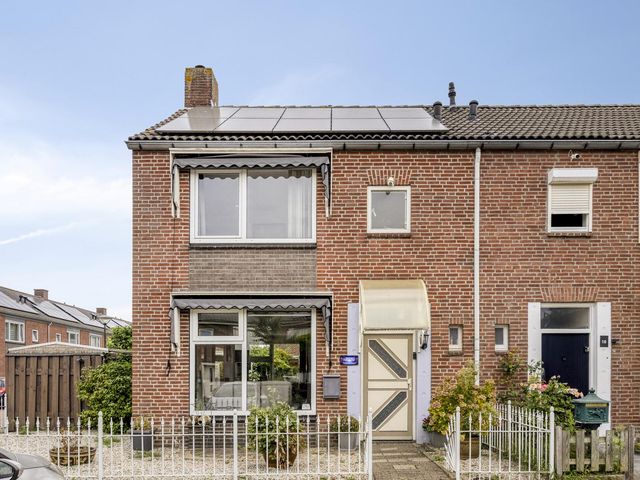 Dahliastraat 14, Veghel