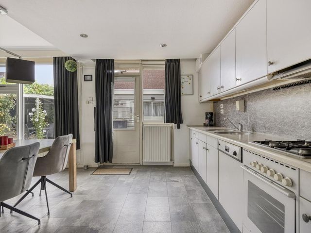 Dahliastraat 14, Veghel