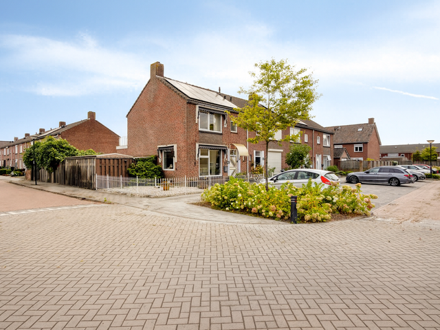 Dahliastraat 14, Veghel