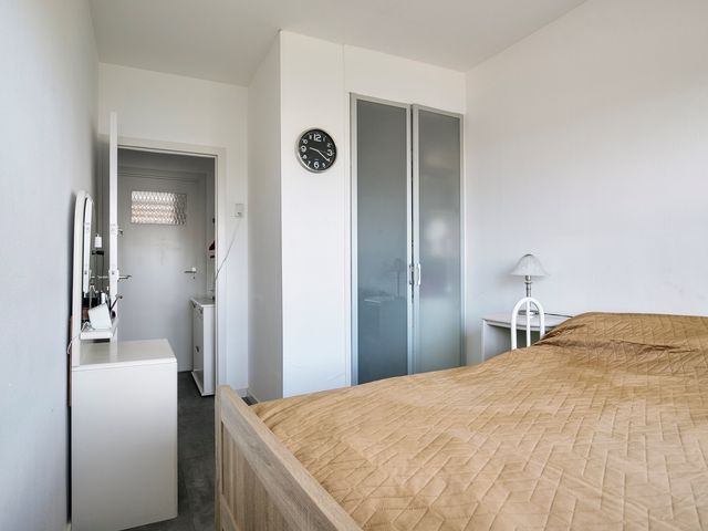 Volendamlaan 899, Den Haag