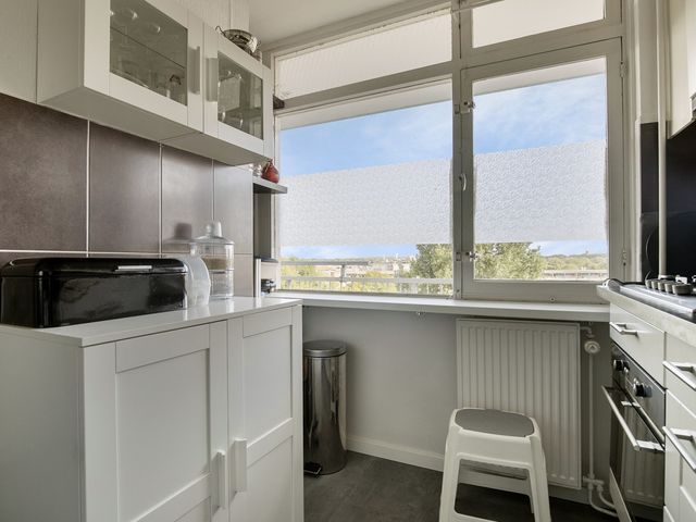 Volendamlaan 899, Den Haag