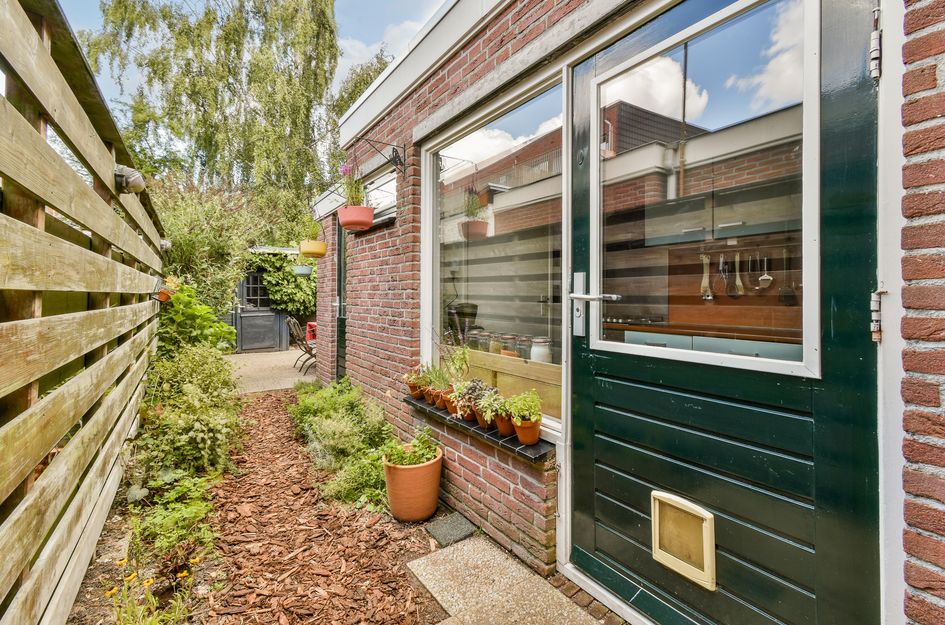 Oosterdwarsstraat 24