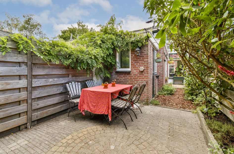 Oosterdwarsstraat 24
