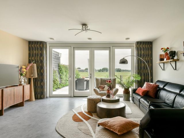 Bijenkorf 5, Moordrecht