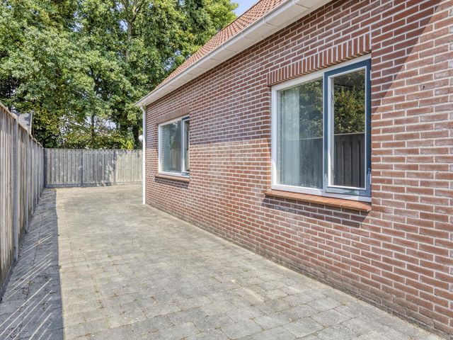 Julianastraat 16, Heinkenszand