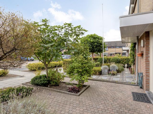 Dauwdruppelhof 2, Fijnaart