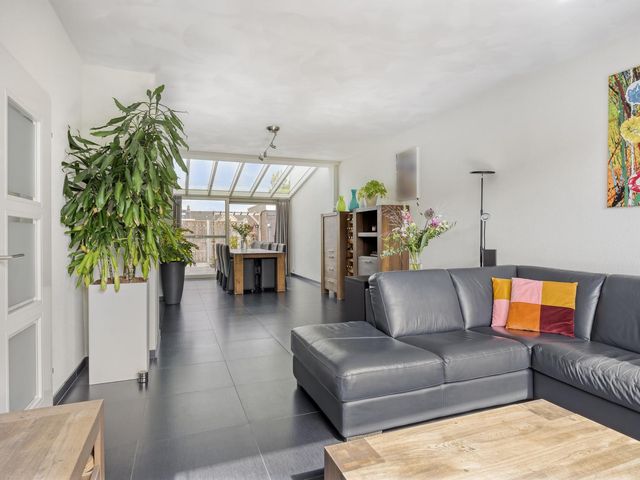Dauwdruppelhof 2, Fijnaart