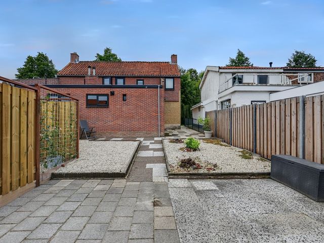 Schenkeldijk 15, Strijen