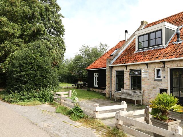 Nieuwe Schoolpad 2B, Hoorn