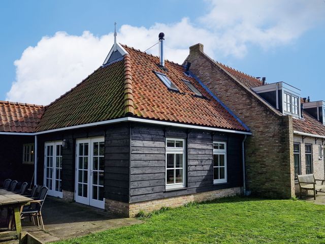Nieuwe Schoolpad 2B, Hoorn