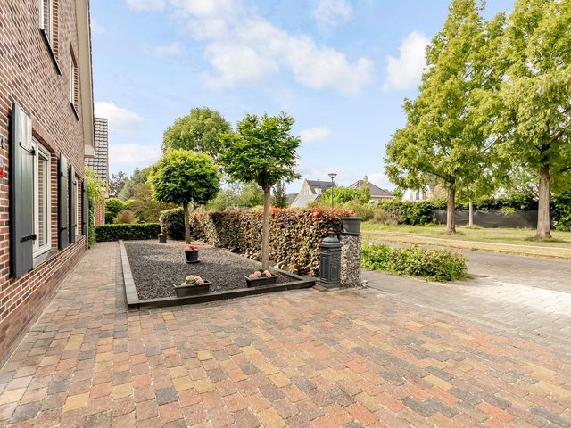 Westhoven 128, Lelystad