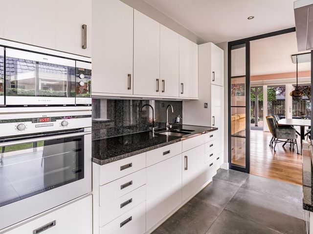 Westhoven 128, Lelystad