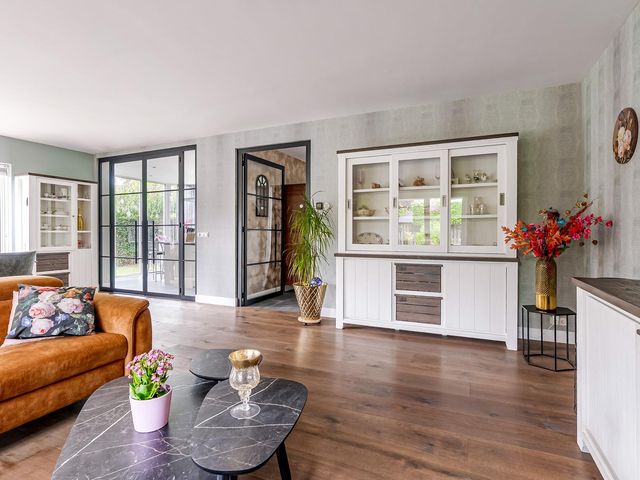 Westhoven 128, Lelystad