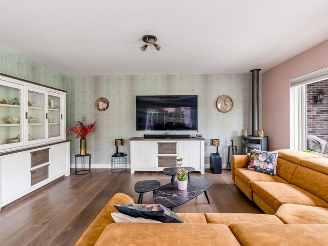 Westhoven 128, Lelystad