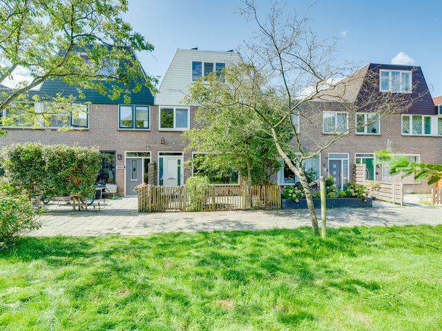 Van den Berghlaan 347, Hoofddorp