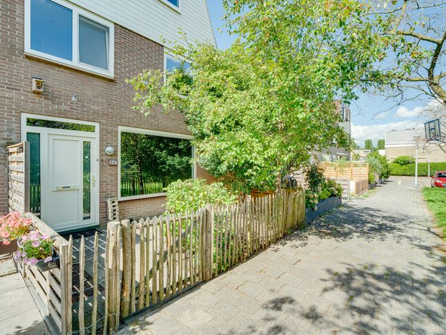 Van den Berghlaan 347, Hoofddorp