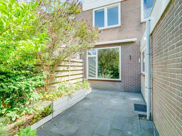 Van den Berghlaan 347, Hoofddorp