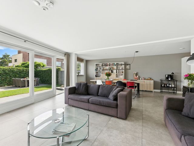 De Kreken 15, Alblasserdam
