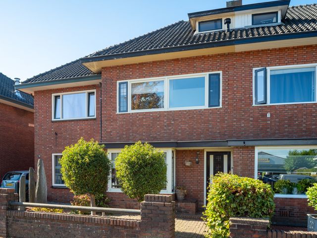 Sloetsweg 77, Hengelo
