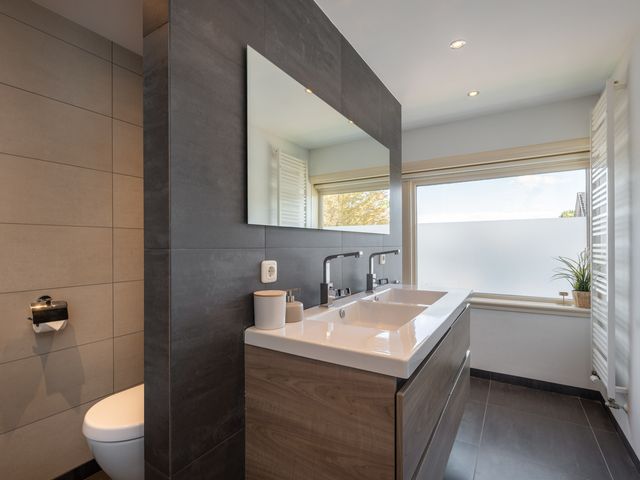 Sloetsweg 77, Hengelo