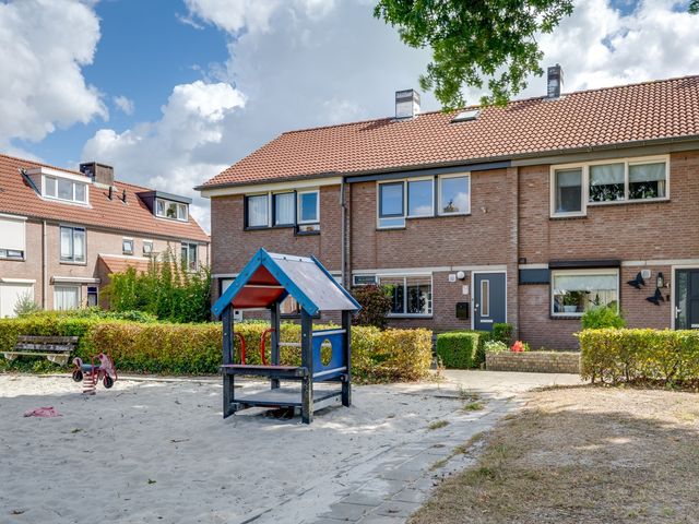 Scholverbos 24, Rijen
