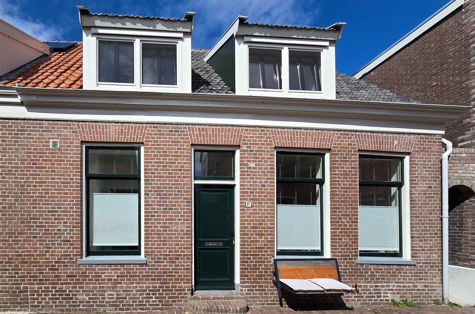 De Ruyterstraat 12