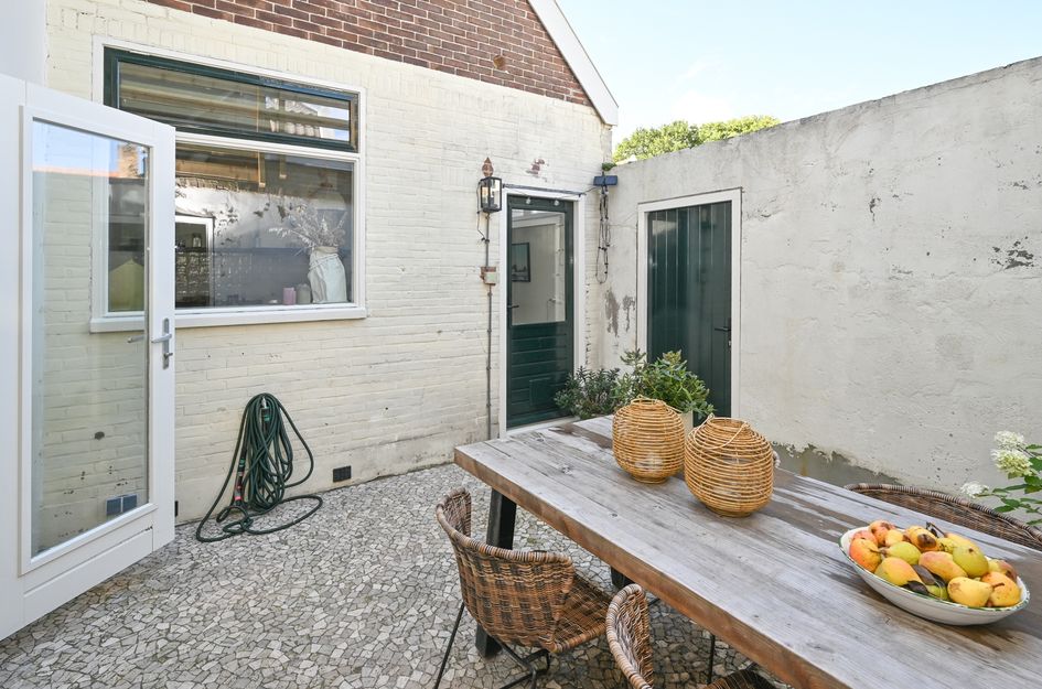 De Ruyterstraat 12
