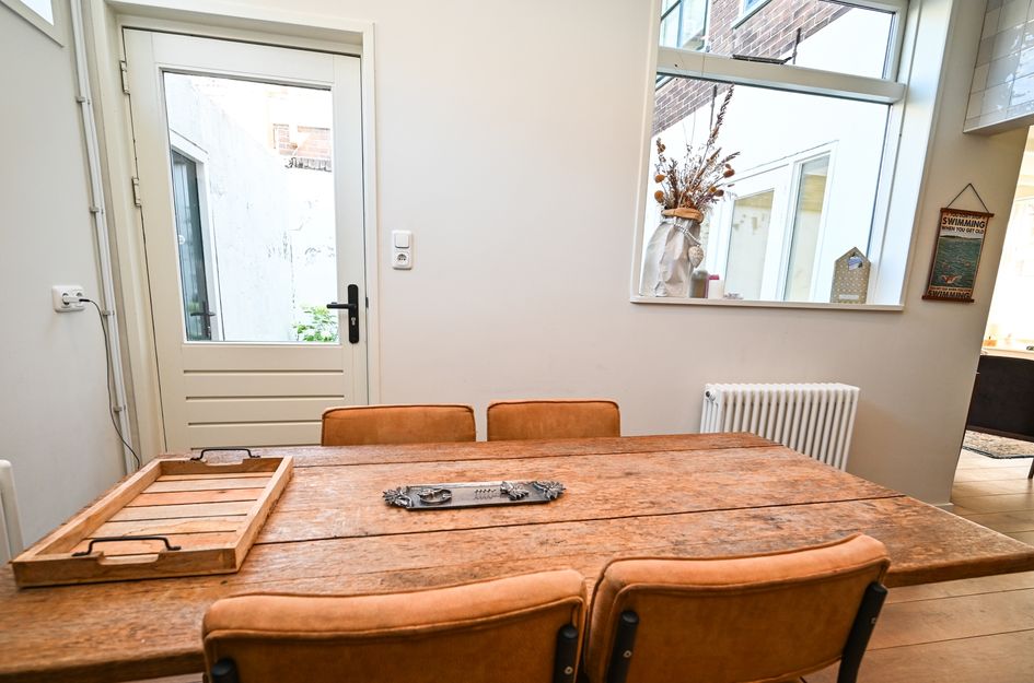 De Ruyterstraat 12