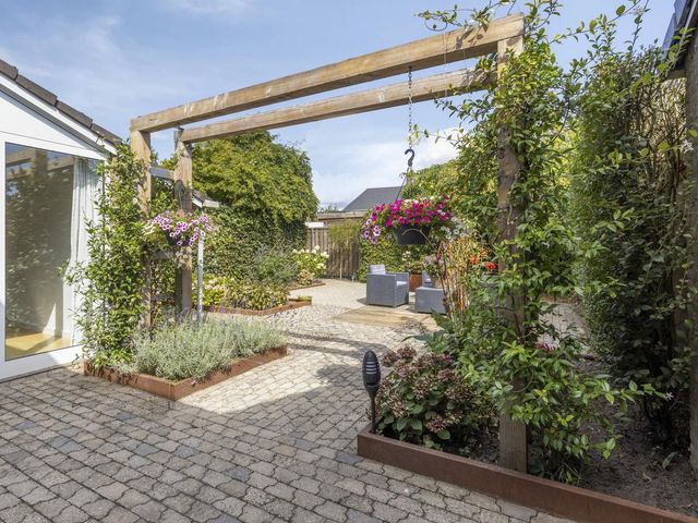 Burgemeester van Lyndenpark 73, Valburg
