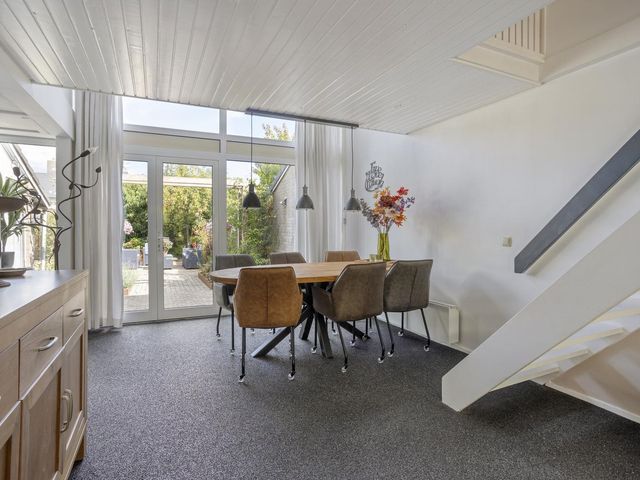 Burgemeester van Lyndenpark 73, Valburg