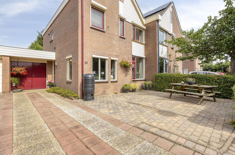 Hoofdstraat 37