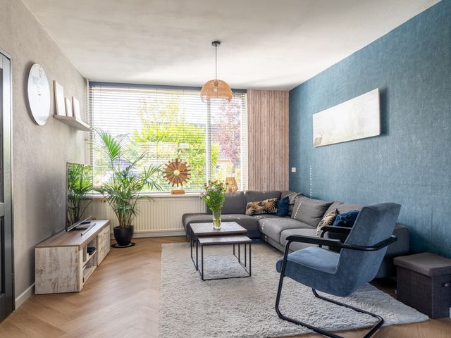 Hoefstraat 44, Genderen