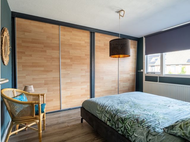 Hoefstraat 44, Genderen