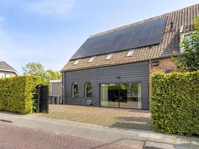 Brugdam 13, Almkerk