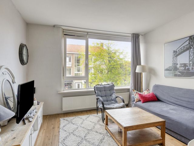 Burgemeester Baumannlaan 111B, Rotterdam