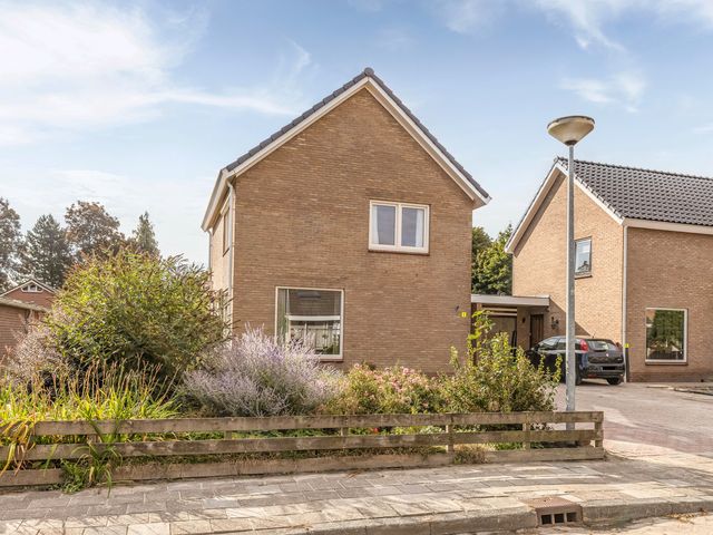 Anjerstraat 1, Nieuw-Buinen