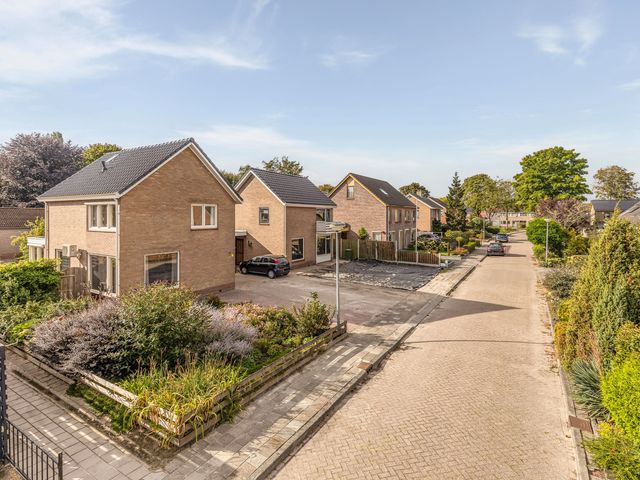 Anjerstraat 1, Nieuw-Buinen