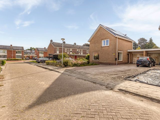 Anjerstraat 1, Nieuw-Buinen