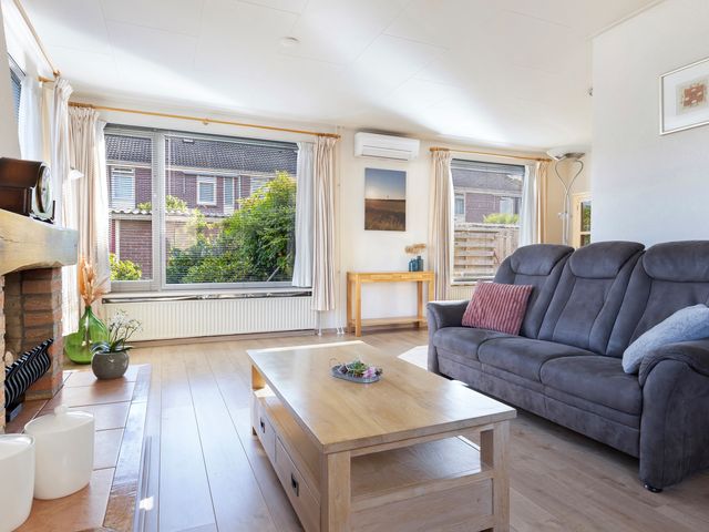 Anjerstraat 1, Nieuw-Buinen