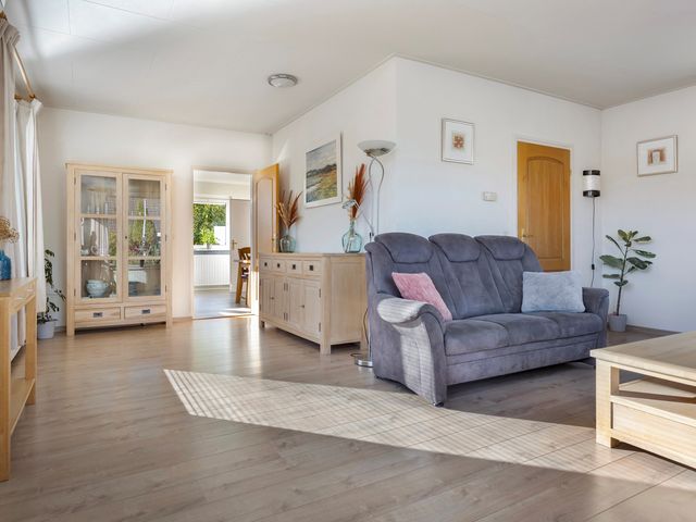 Anjerstraat 1, Nieuw-Buinen