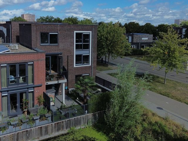 Sjaak Boezemanstraat 1, Maassluis