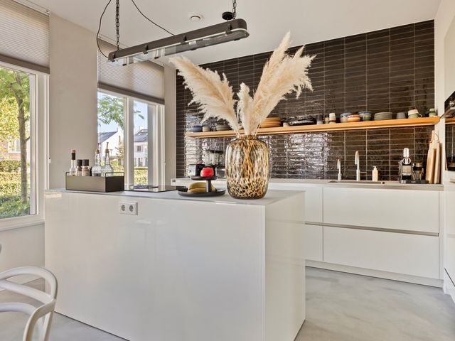 Egel 28, Veldhoven
